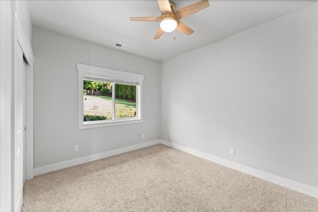 4461 Vista Pointe Drive, Medford, OR 97504