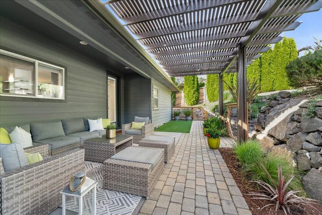 4461 Vista Pointe Drive, Medford, OR 97504