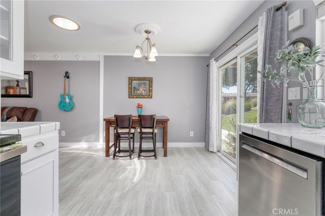 19368 Avenue Of The Oaks, Newhall, CA 91321