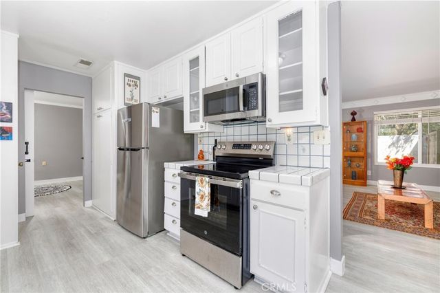 19368 Avenue Of The Oaks, Newhall, CA 91321