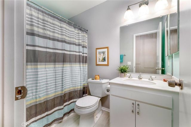 19368 Avenue Of The Oaks, Newhall, CA 91321
