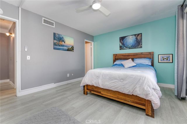 19368 Avenue Of The Oaks, Newhall, CA 91321