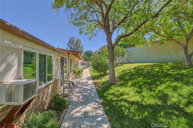 19368 Avenue Of The Oaks, Newhall, CA 91321