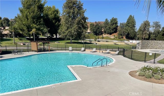 19368 Avenue Of The Oaks, Newhall, CA 91321