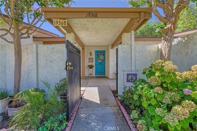 19368 Avenue Of The Oaks, Newhall, CA 91321