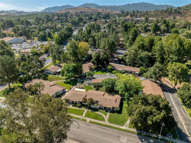19368 Avenue Of The Oaks, Newhall, CA 91321