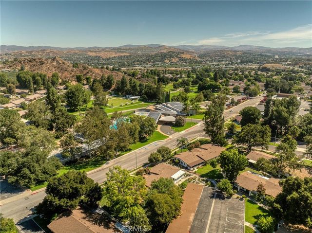 19368 Avenue Of The Oaks, Newhall, CA 91321