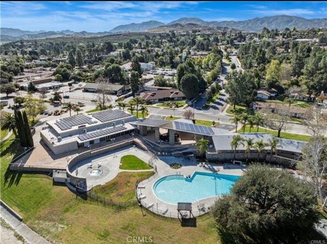19368 Avenue Of The Oaks, Newhall, CA 91321