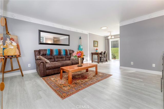 19368 Avenue Of The Oaks, Newhall, CA 91321