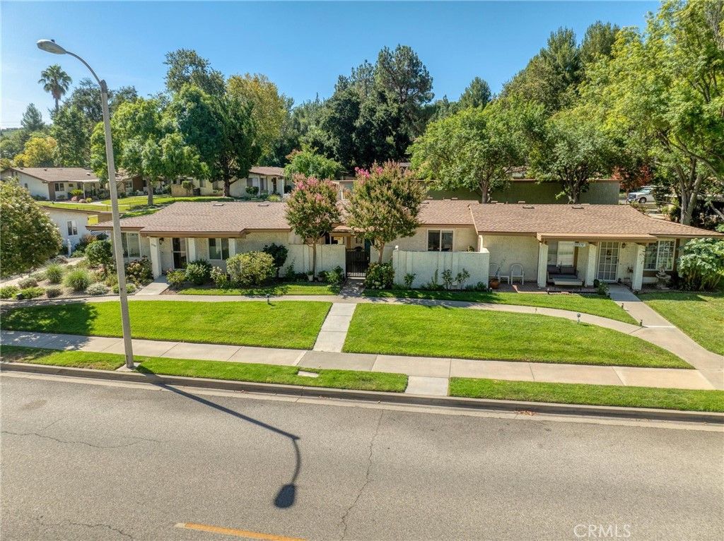 19368 Avenue Of The Oaks, Newhall, CA 91321