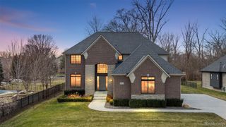 49517 White Mill Drive, Shelby Charter Township, MI 48317