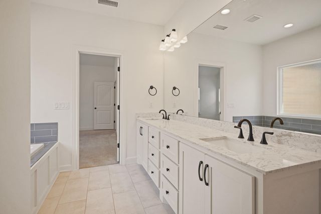 322 Cowboy Lane, Wolfforth, TX 79382