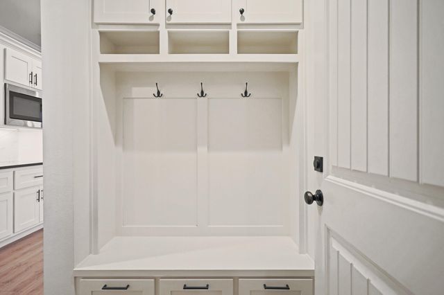 322 Cowboy Lane, Wolfforth, TX 79382