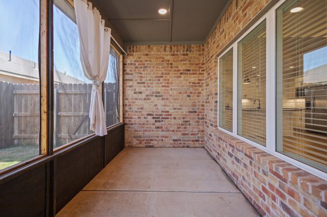 322 Cowboy Lane, Wolfforth, TX 79382