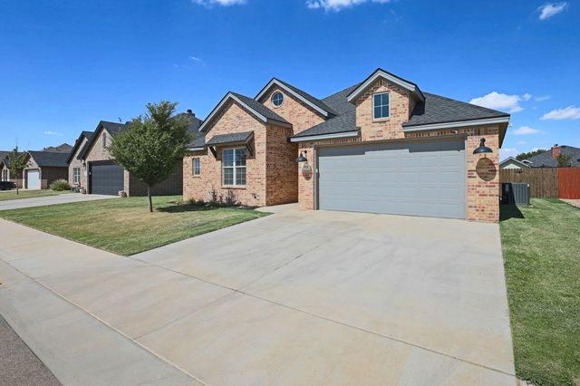 322 Cowboy Lane, Wolfforth, TX 79382