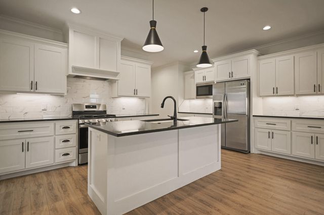 322 Cowboy Lane, Wolfforth, TX 79382