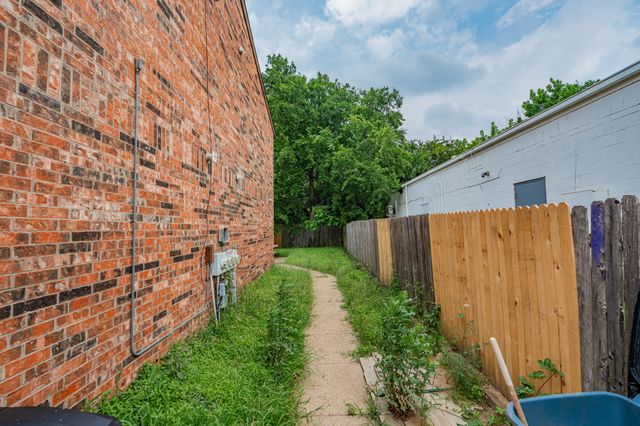 104 N Heights Drive, Crowley, TX 76036