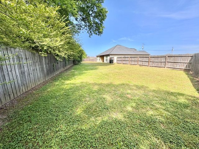 17 Wheatland Court, Fort Mitchell, AL 36856