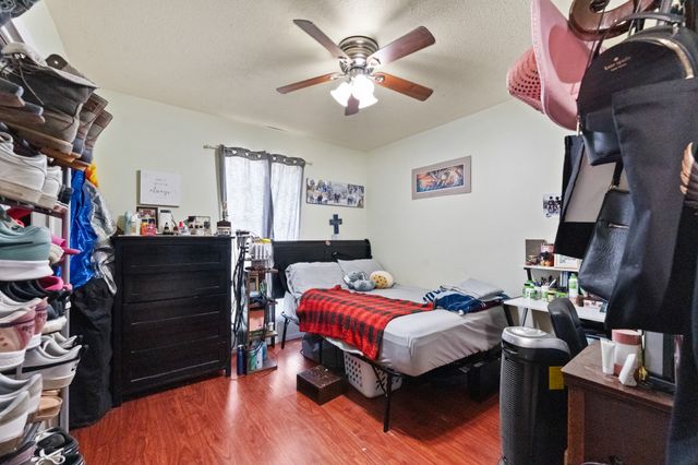 1825 Avenue B, Grand Prairie, TX 75051