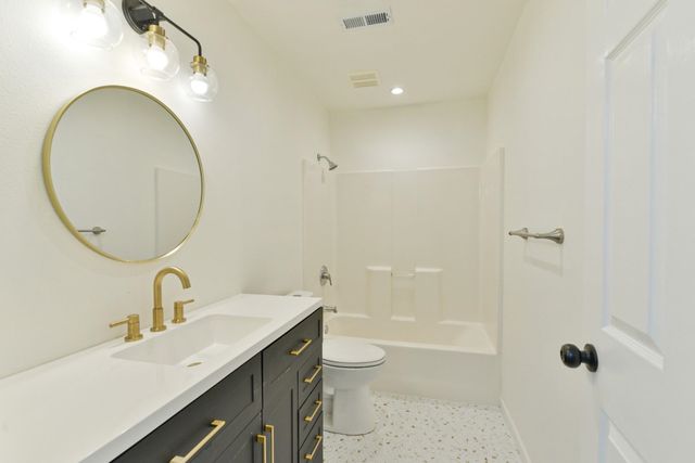 326 E Connie Ray Ave, Medical Lake, WA 99022