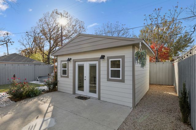 231 N Waverly Drive, Dallas, TX 75208