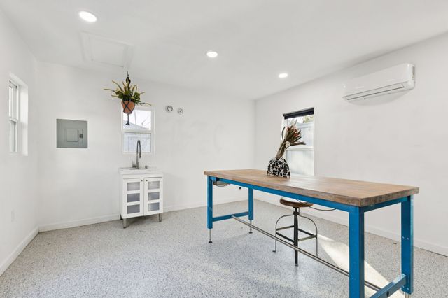 231 N Waverly Drive, Dallas, TX 75208