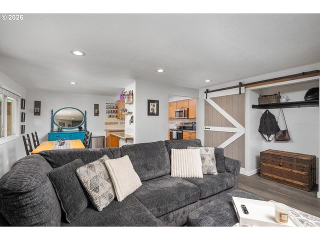 18107 Sw MONTE VERDI Blvd, Beaverton, OR 97007