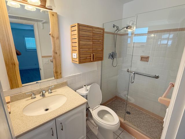 16 Ridgewood Circle, Tequesta, FL 33469