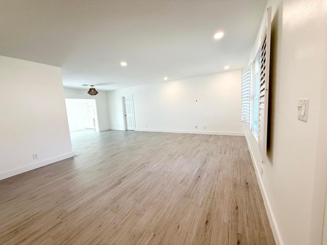 16 Ridgewood Circle, Tequesta, FL 33469