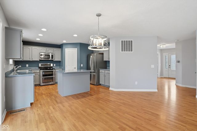 1232 Gleneagle Drive, Indianapolis, IN 46239