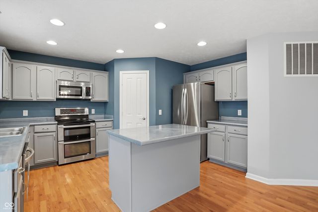 1232 Gleneagle Drive, Indianapolis, IN 46239