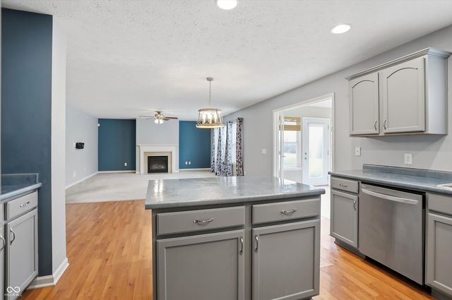 1232 Gleneagle Drive, Indianapolis, IN 46239