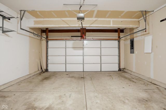 1232 Gleneagle Drive, Indianapolis, IN 46239