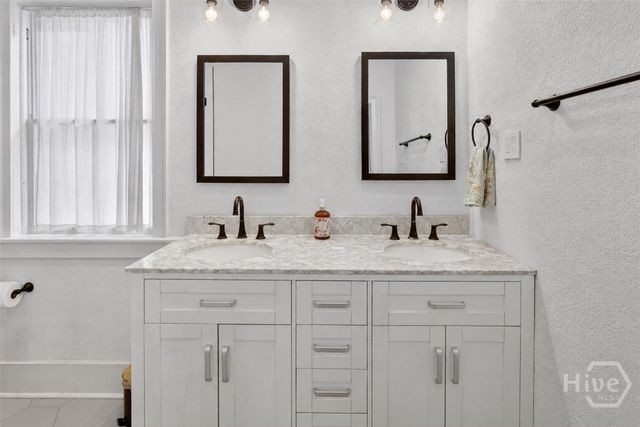 310 W 39th Street, Savannah, GA 31401