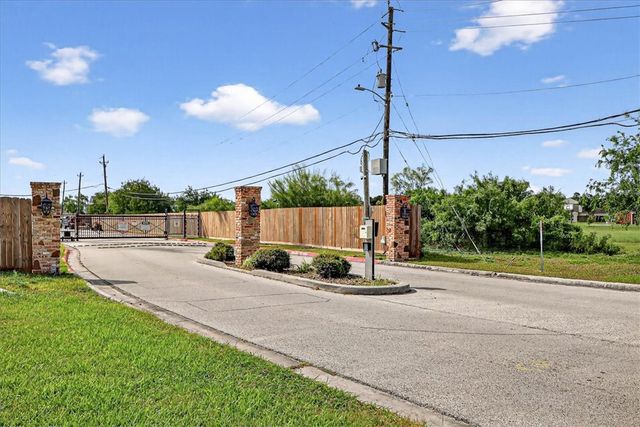 7237 Lake Tranquility Dr, Corpus Christi, TX 78414