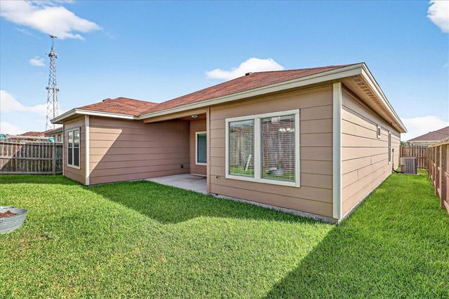 7237 Lake Tranquility Dr, Corpus Christi, TX 78414