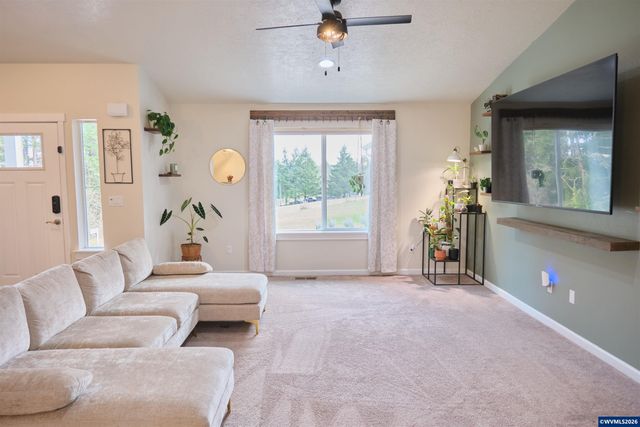 1305 SW Illihe Rd, Dallas, OR 97338