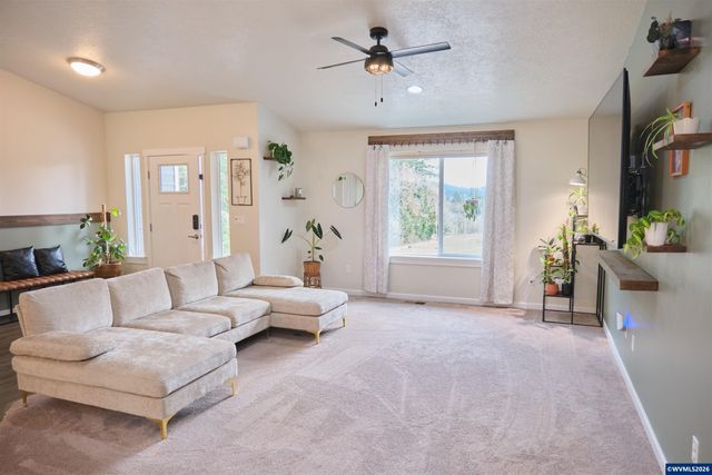 1305 SW Illihe Rd, Dallas, OR 97338