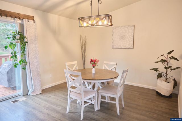 1305 SW Illihe Rd, Dallas, OR 97338