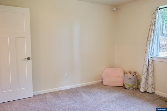 1305 SW Illihe Rd, Dallas, OR 97338