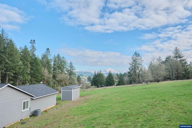 1305 SW Illihe Rd, Dallas, OR 97338