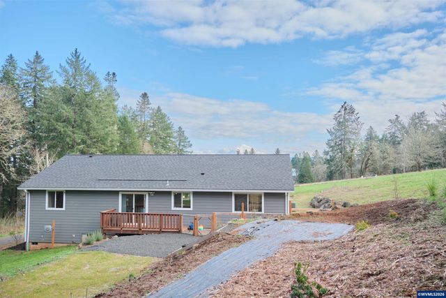1305 SW Illihe Rd, Dallas, OR 97338