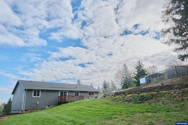 1305 SW Illihe Rd, Dallas, OR 97338