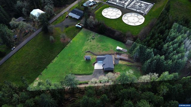 1305 SW Illihe Rd, Dallas, OR 97338