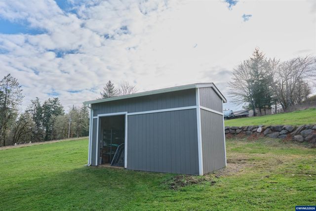 1305 SW Illihe Rd, Dallas, OR 97338