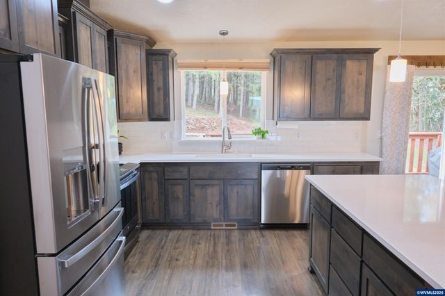 1305 SW Illihe Rd, Dallas, OR 97338