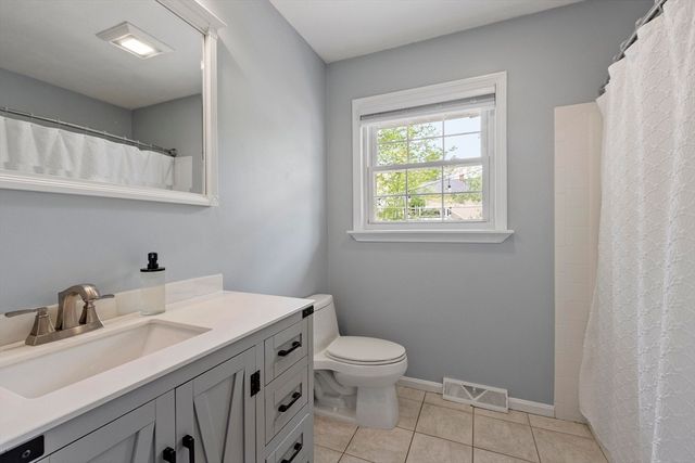 28 Vinal Street, Hudson, MA 01749