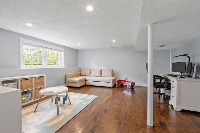28 Vinal Street, Hudson, MA 01749
