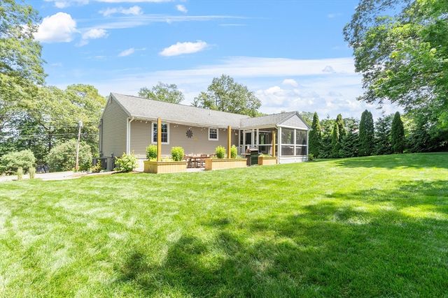 28 Vinal Street, Hudson, MA 01749
