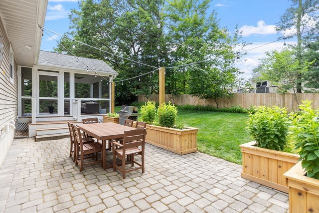28 Vinal Street, Hudson, MA 01749